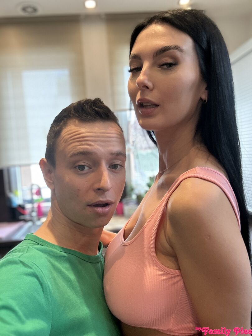 Maybe If You Eat This Pussy Youll Grow Taller - S32:E2