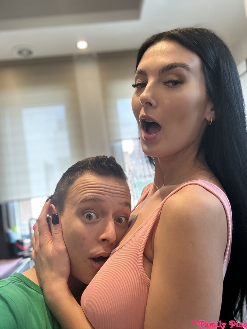 Maybe If You Eat This Pussy Youll Grow Taller - S32:E2