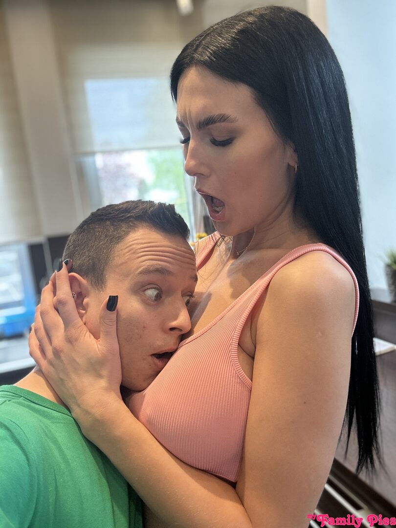 Maybe If You Eat This Pussy Youll Grow Taller - S32:E2