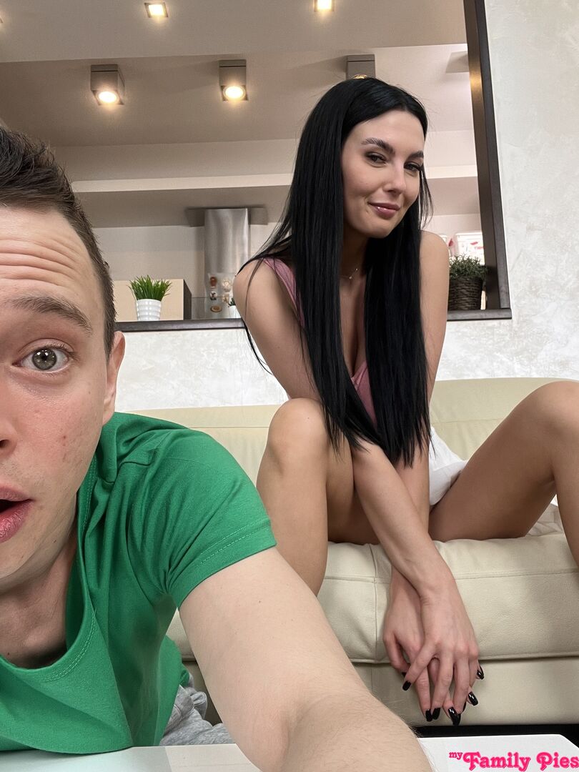 Maybe If You Eat This Pussy Youll Grow Taller - S32:E2
