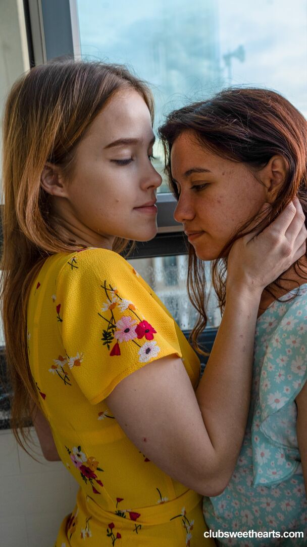 Lesbians scissor first thing in the morning
