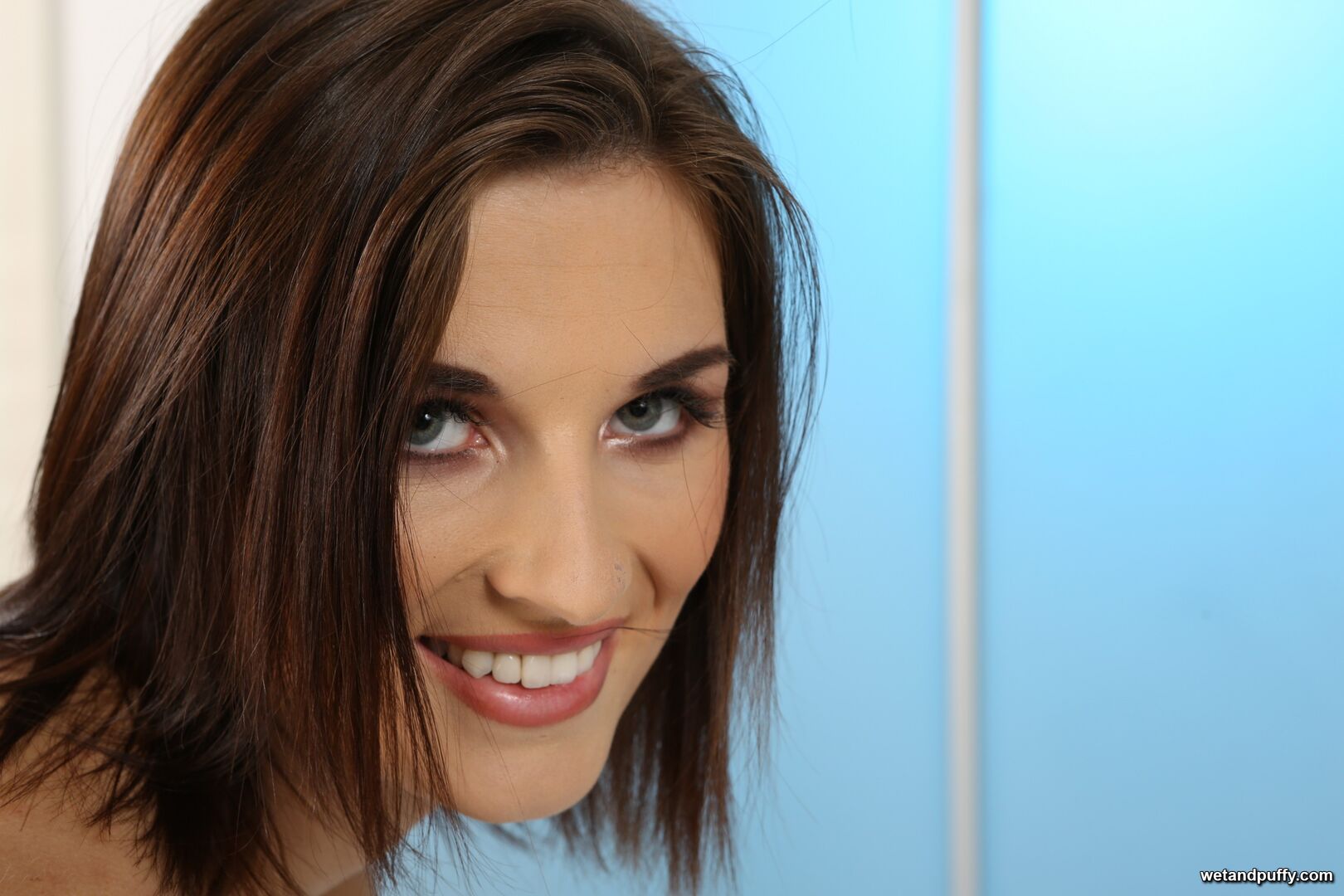JENIFER JANE — RED FISHNET STOCKINGS