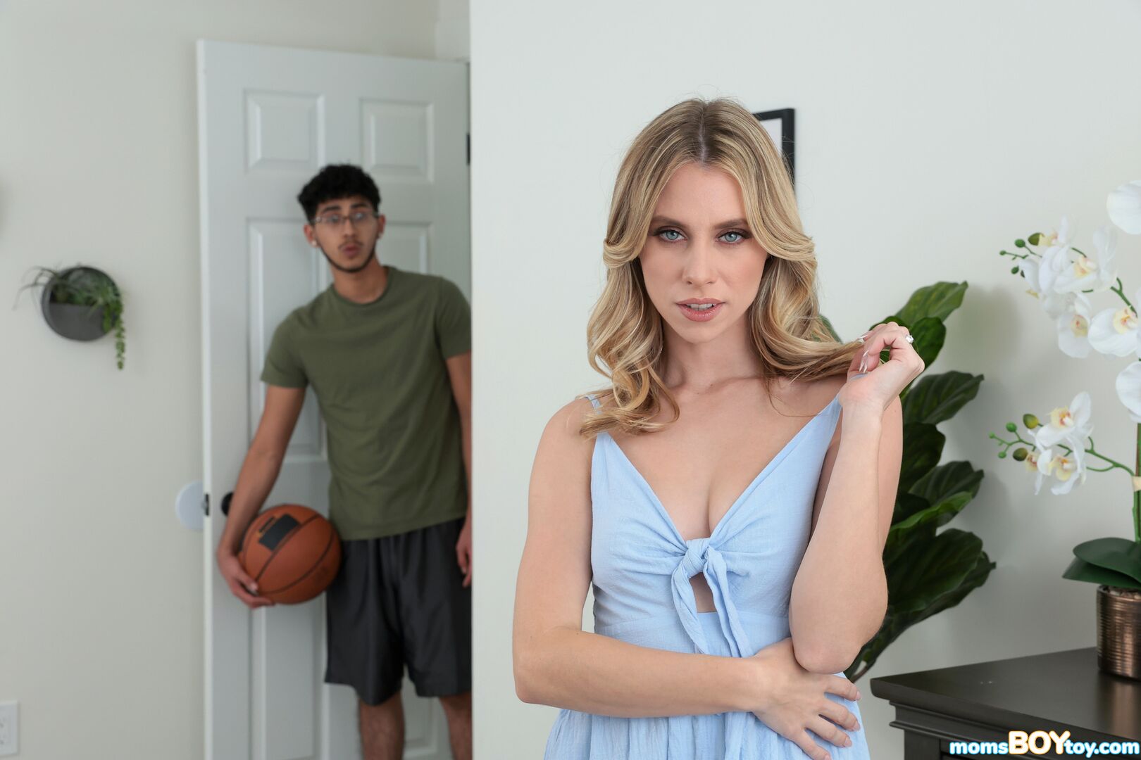 Showing Off For Stepmom - S3:E5