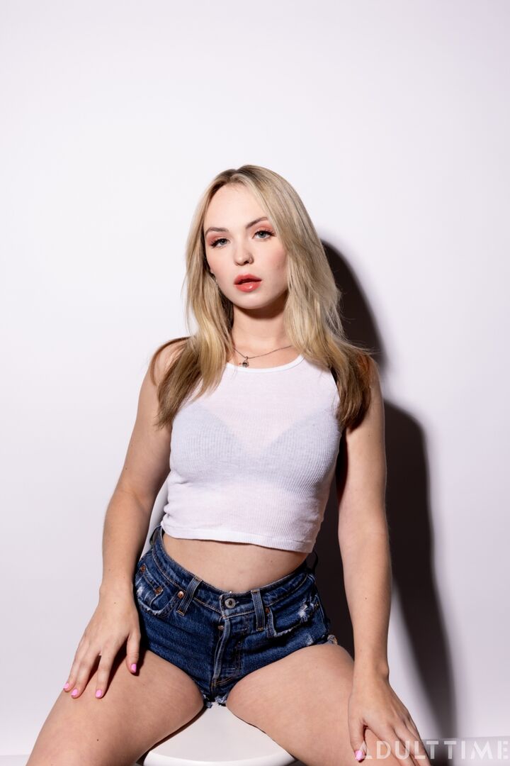 How Women Orgasm - Lilly Bell