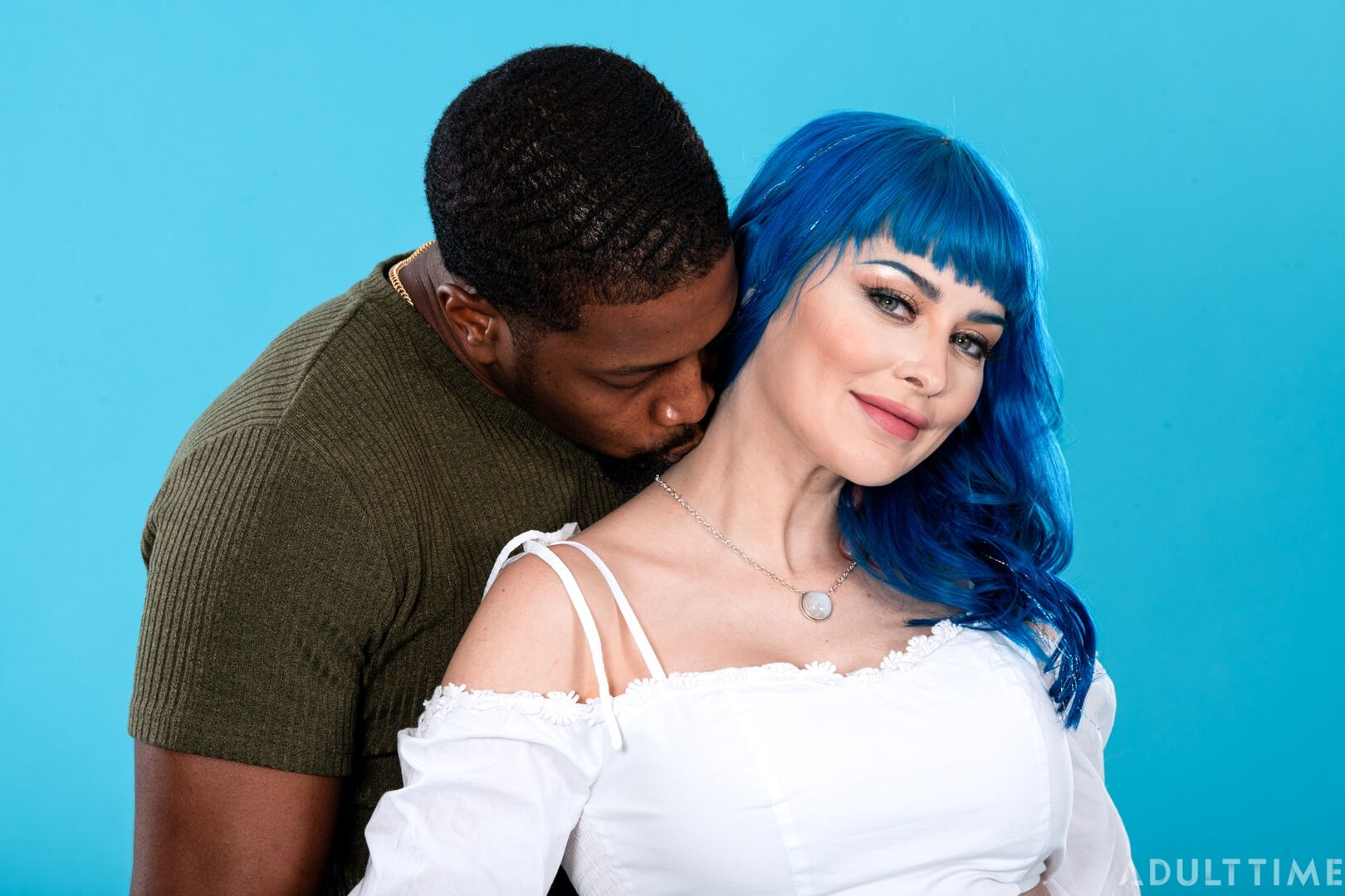 Up Close With Jewelz Blu