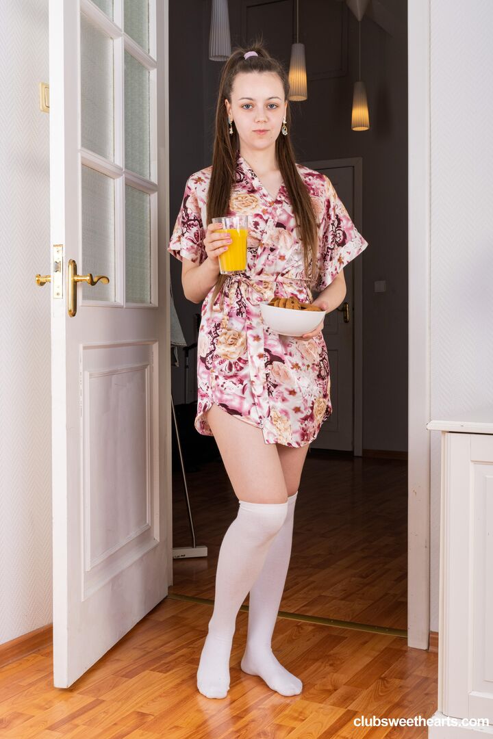 Cortney's sweet pussy for breakfast