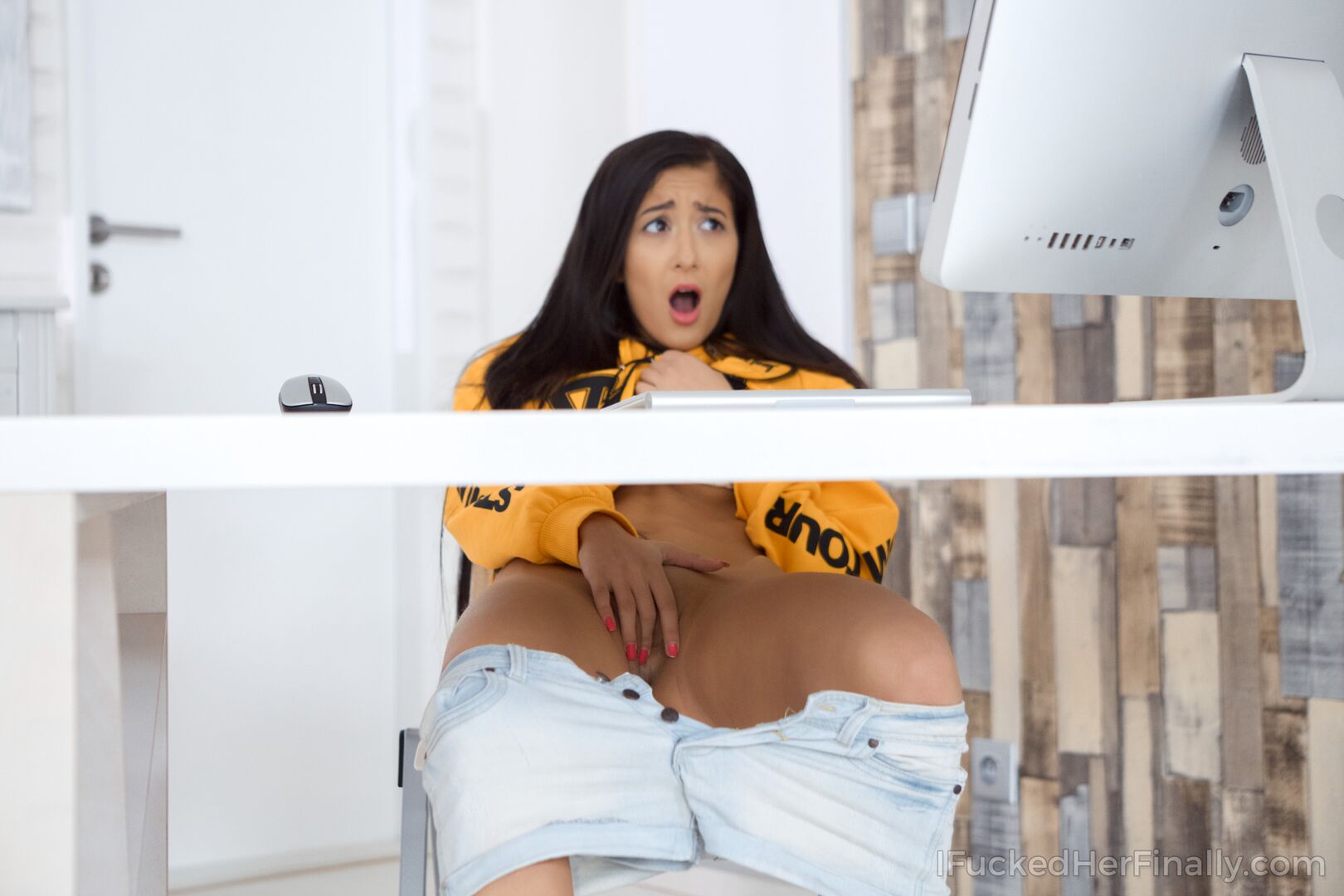 Dude catches a masturbating cutie