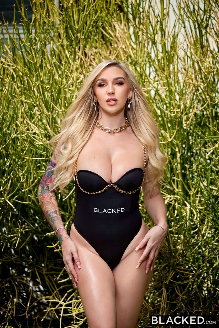 Size Queen Kendra Needs A Real BBC To Please Her