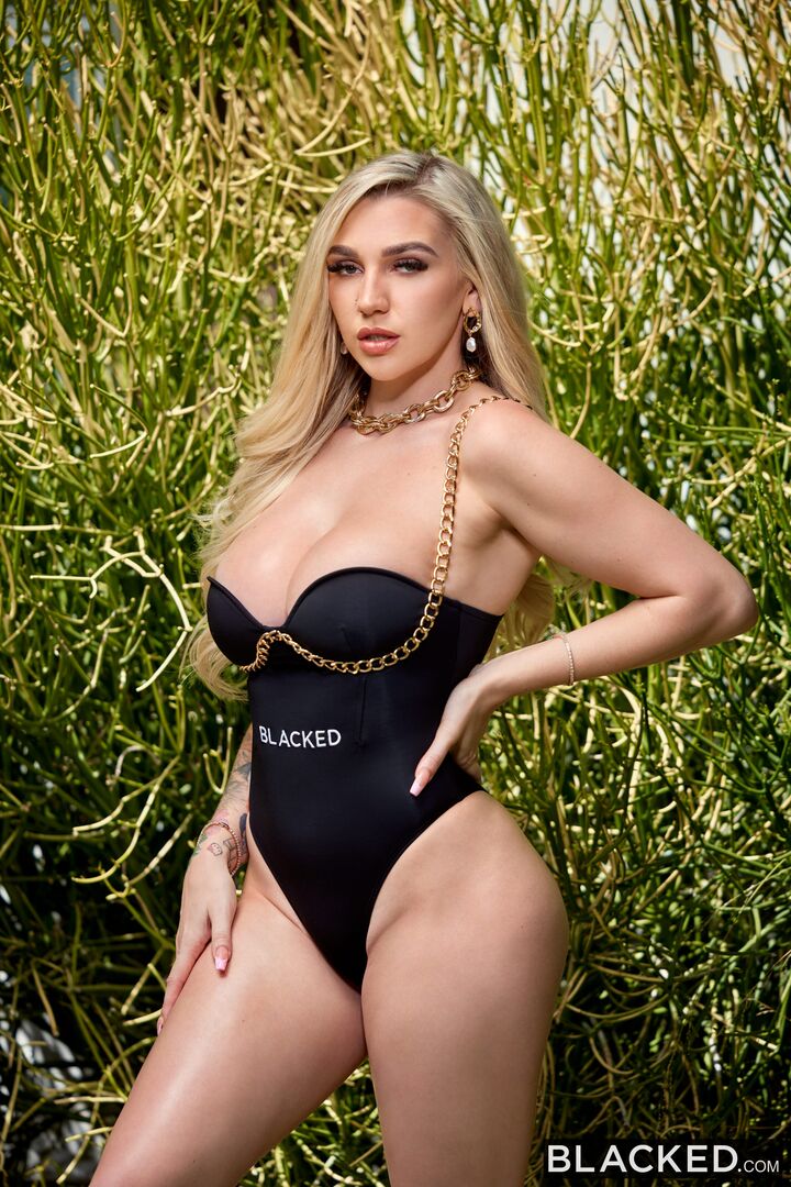 Size Queen Kendra Needs A Real BBC To Please Her