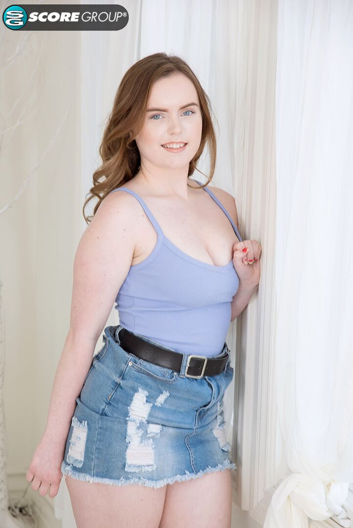 YEE-HAW! EIGHTEEN YEAR OLD COWGIRL RIVER SHOWS OFF HER HEAVY NATURAL TITS AND TASTY ROUND ASS.