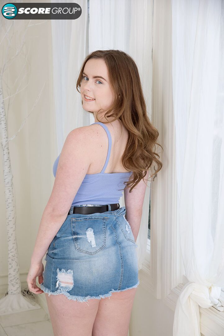 YEE-HAW! EIGHTEEN YEAR OLD COWGIRL RIVER SHOWS OFF HER HEAVY NATURAL TITS AND TASTY ROUND ASS.