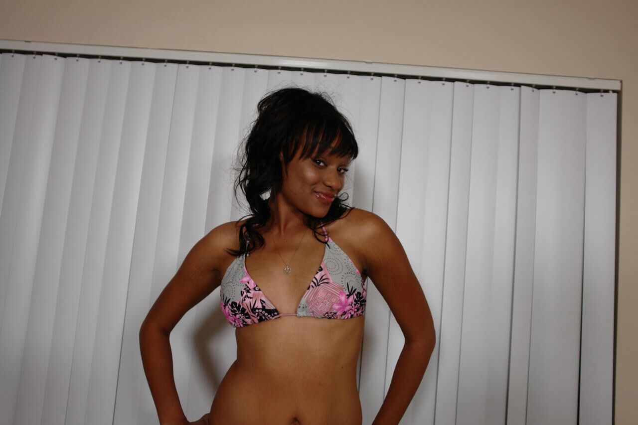 Starving Black Models 2 S 4