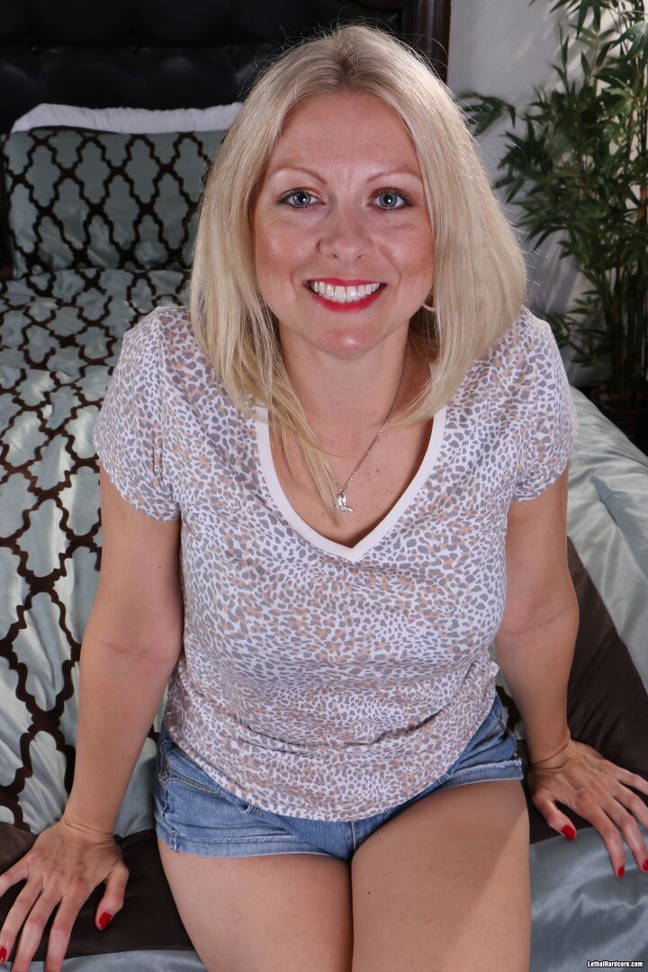 Hot Blonde Milf Has Intense Session With Son's Friend