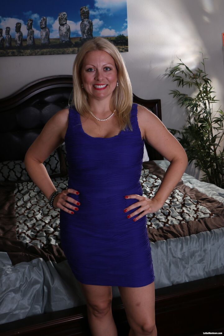 Hot Blonde Milf Has Intense Session With Son's Friend
