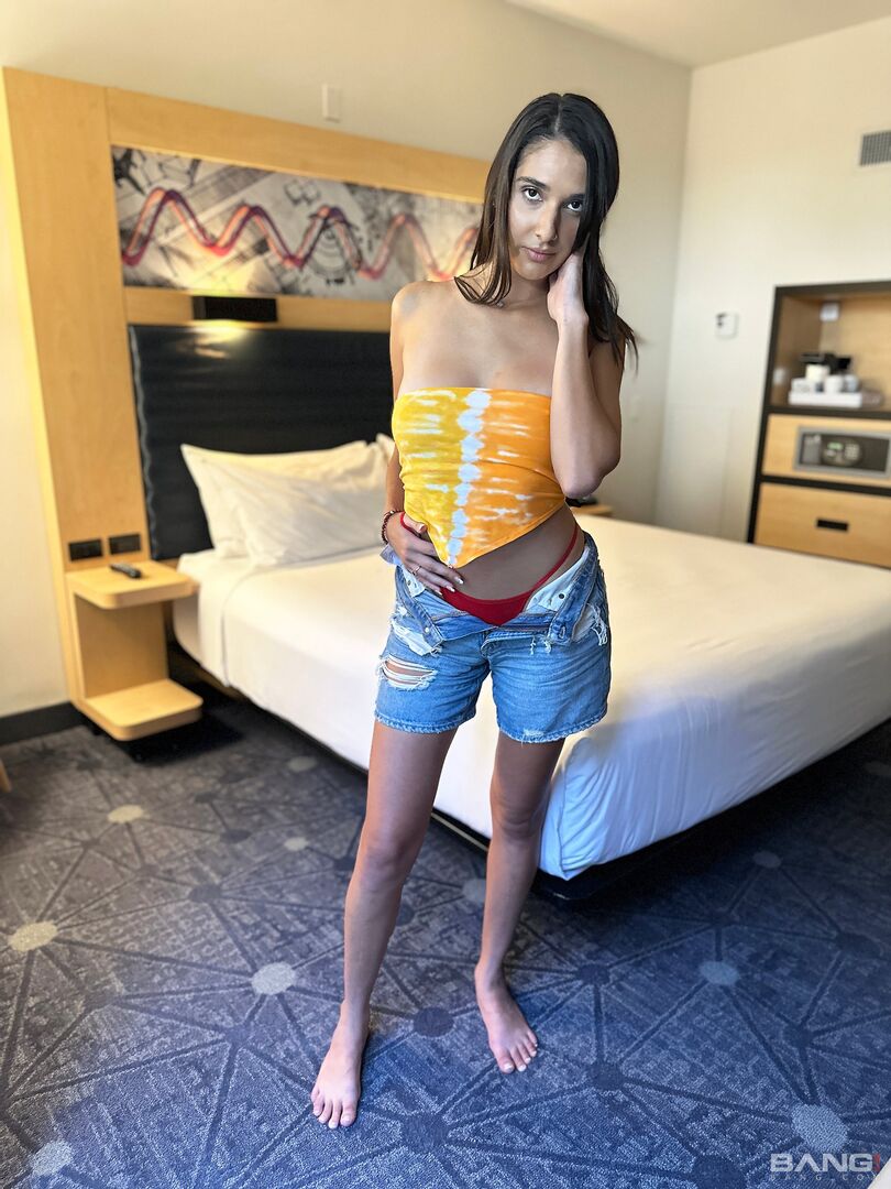 Aria Sloane Gets Her Shaved Pussy Filled With Cum