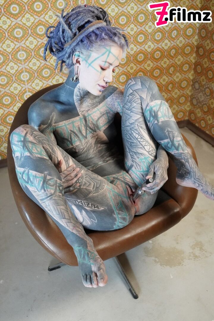 Tattooed TEEN testing FUCK MACHINE with her ANAL