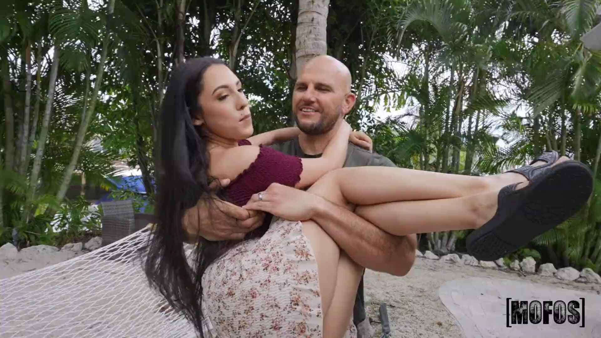 Sexy Selena Gets Fucked Until She Squirts