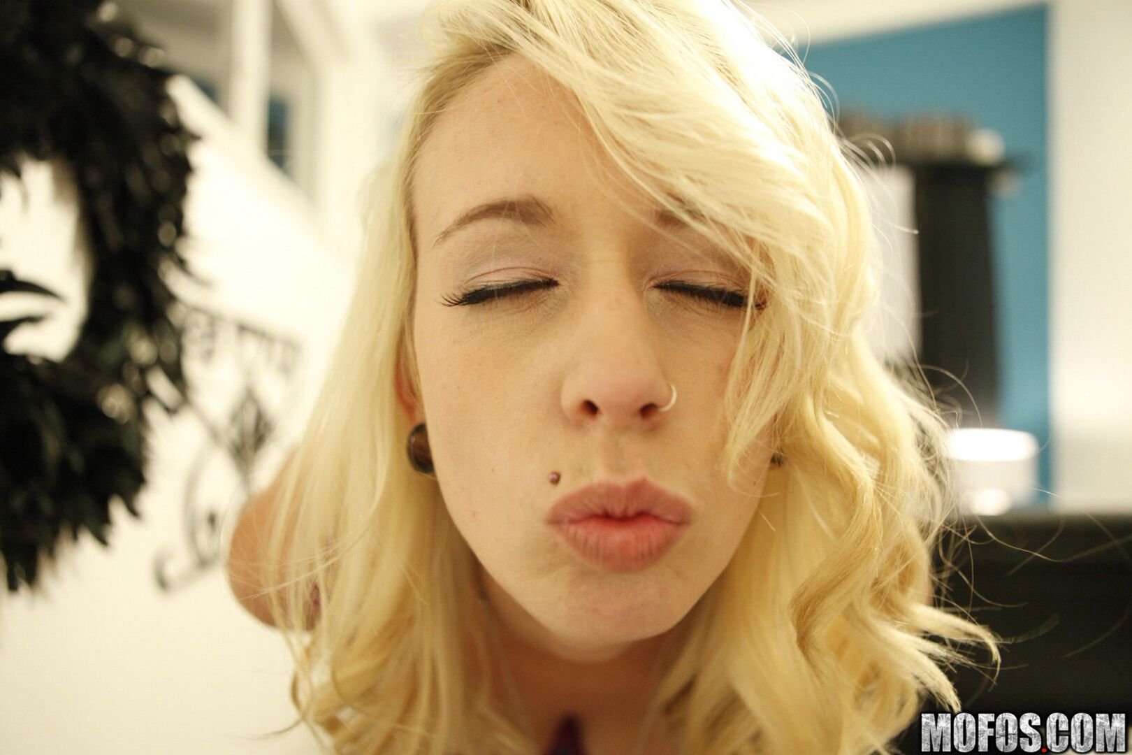 Camgirl Brandi Puts on a Show