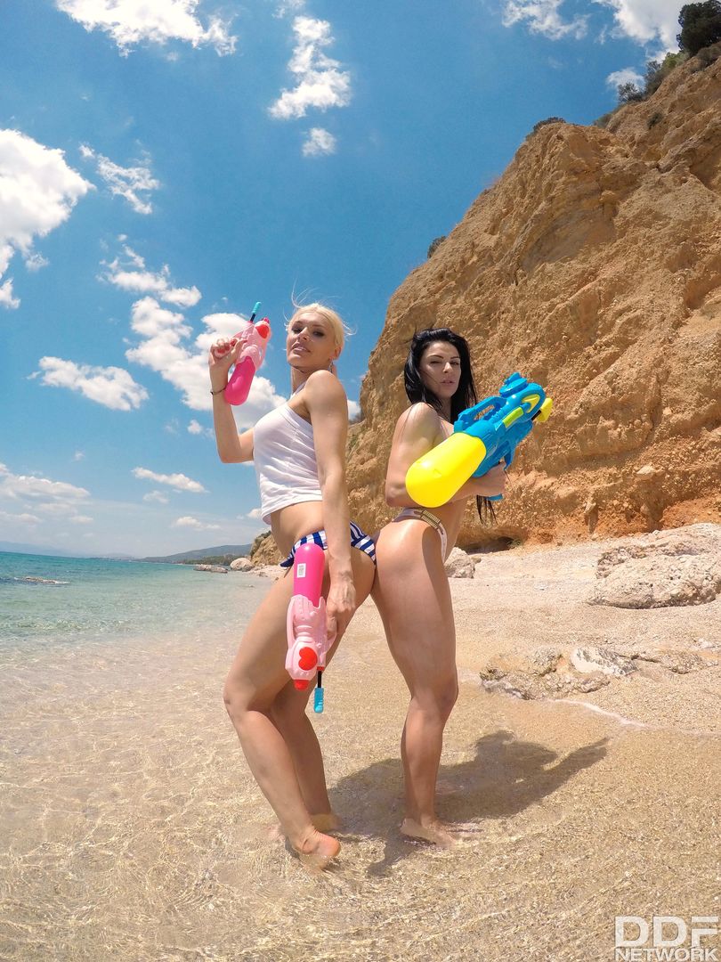 Summertime Lesbian Loving