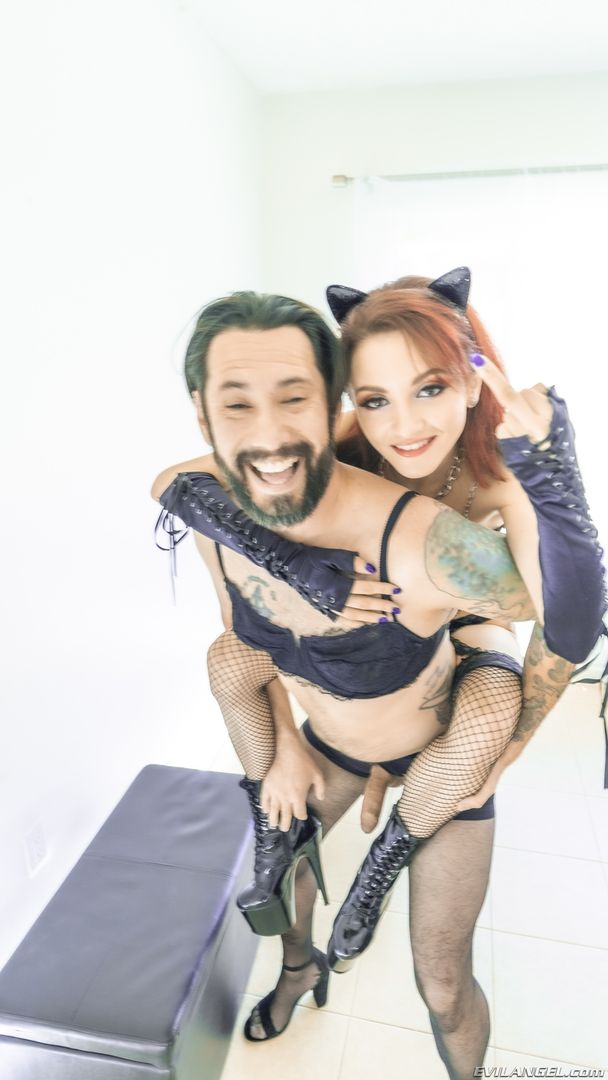 Lola + TV Tommy: Squirt, Anal, Blowjob