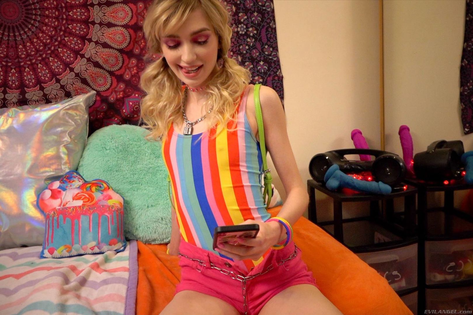 Mackenzie: Gagging Blowjob & Hard Fuck