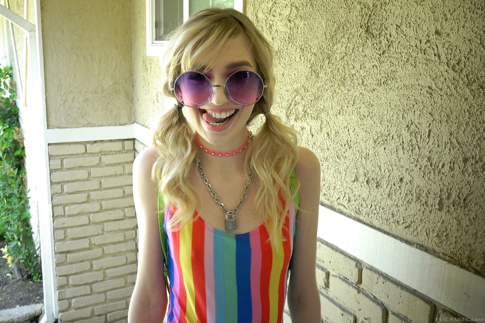 Mackenzie: Gagging Blowjob & Hard Fuck