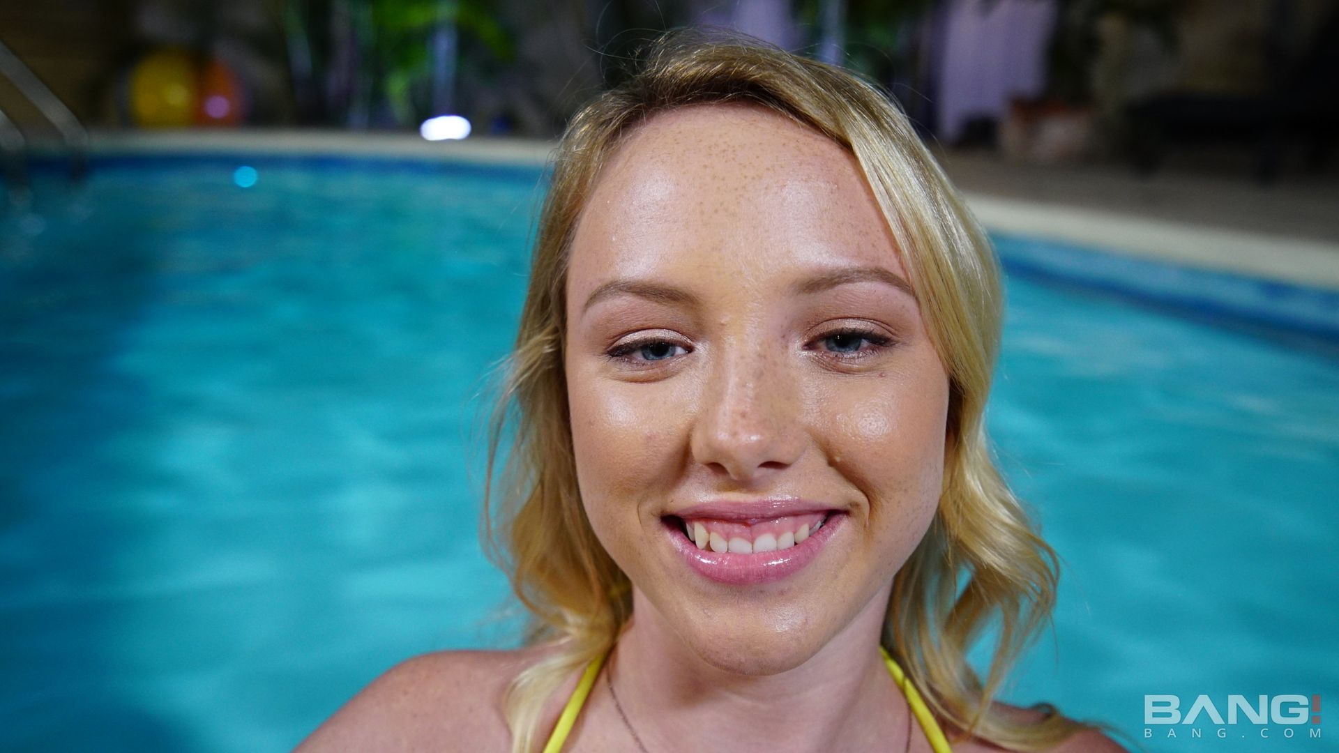 Dixie Lynn Gets Her Pussy Destroyed By The Pool