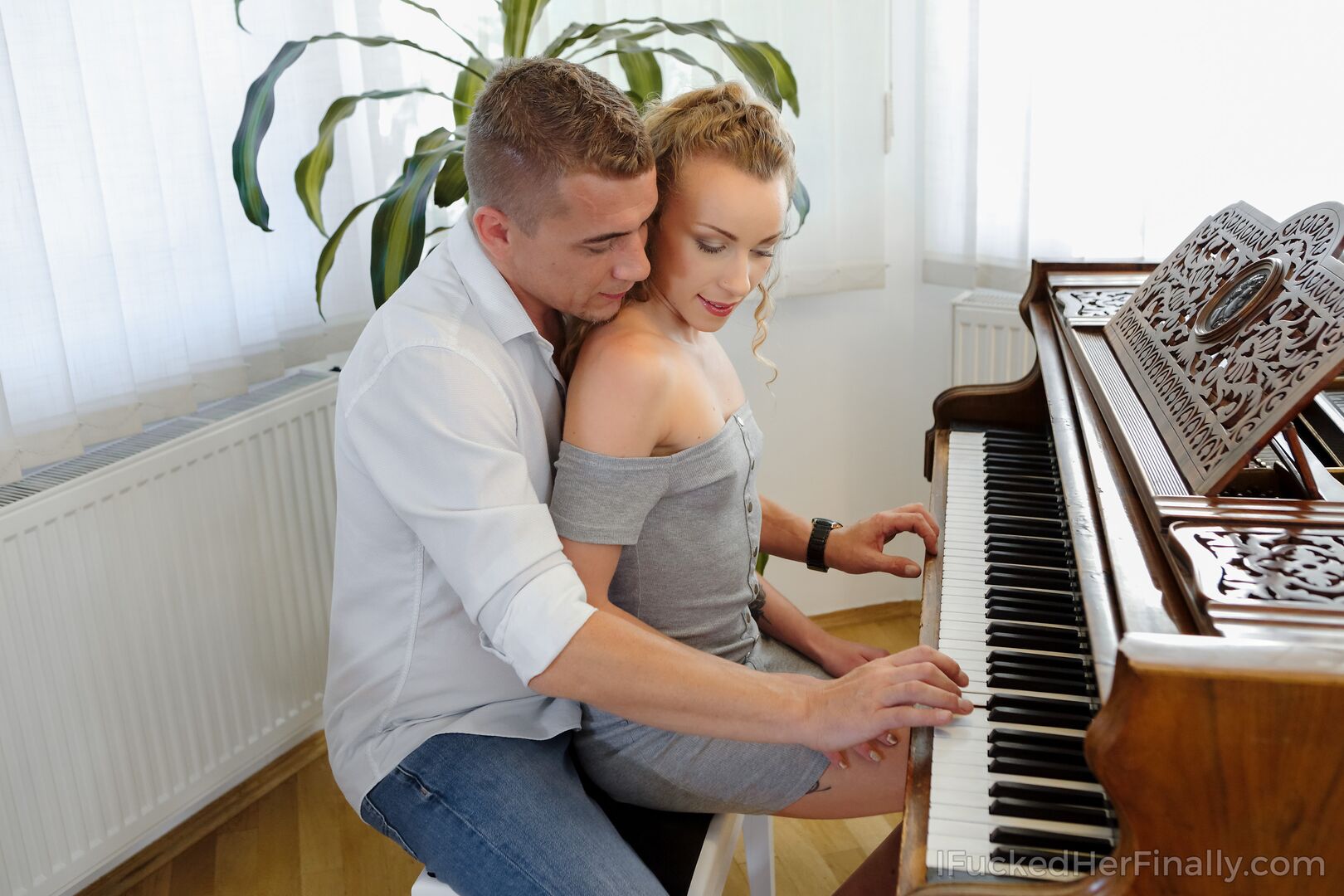 Anal fuck by the piano
