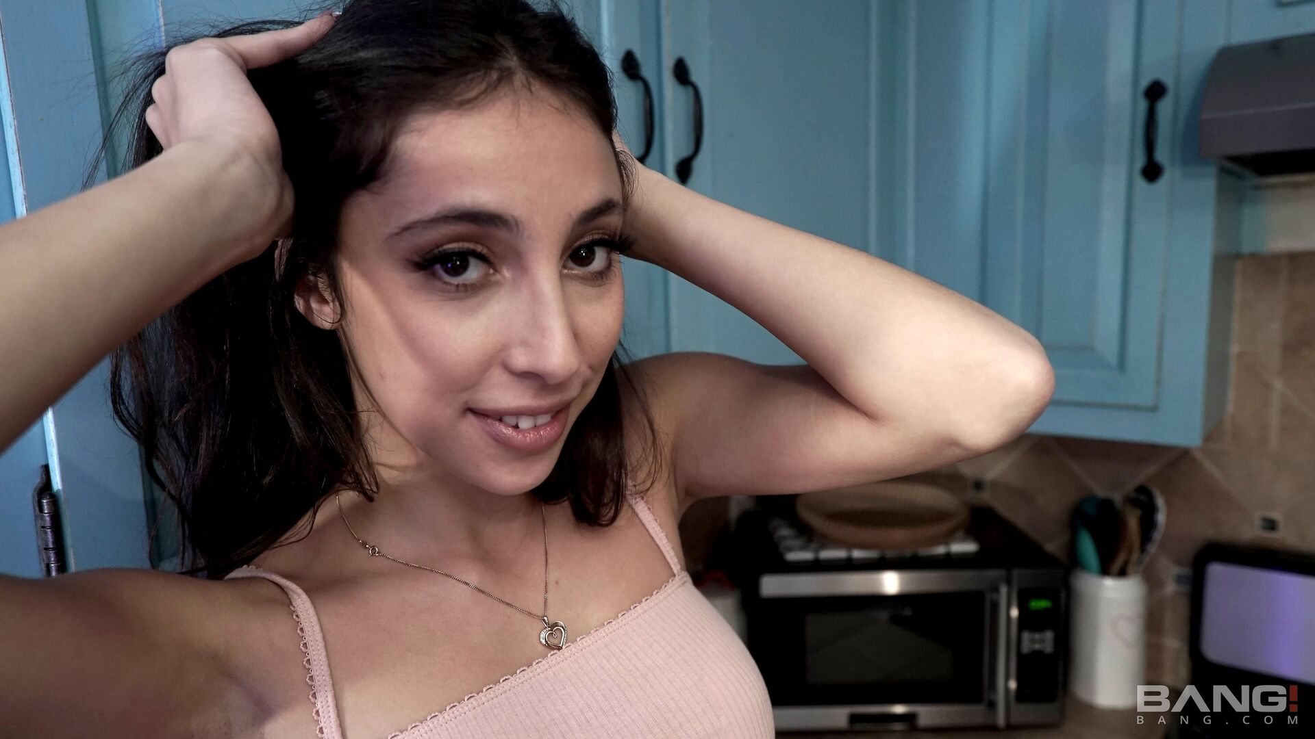 Eva Generosi Pleases Her Hardworking Boyfriend