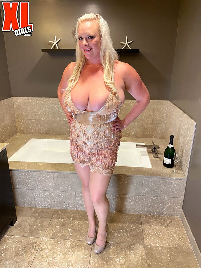 HAPPY NEW YEAR FROM CAMERON SKYE