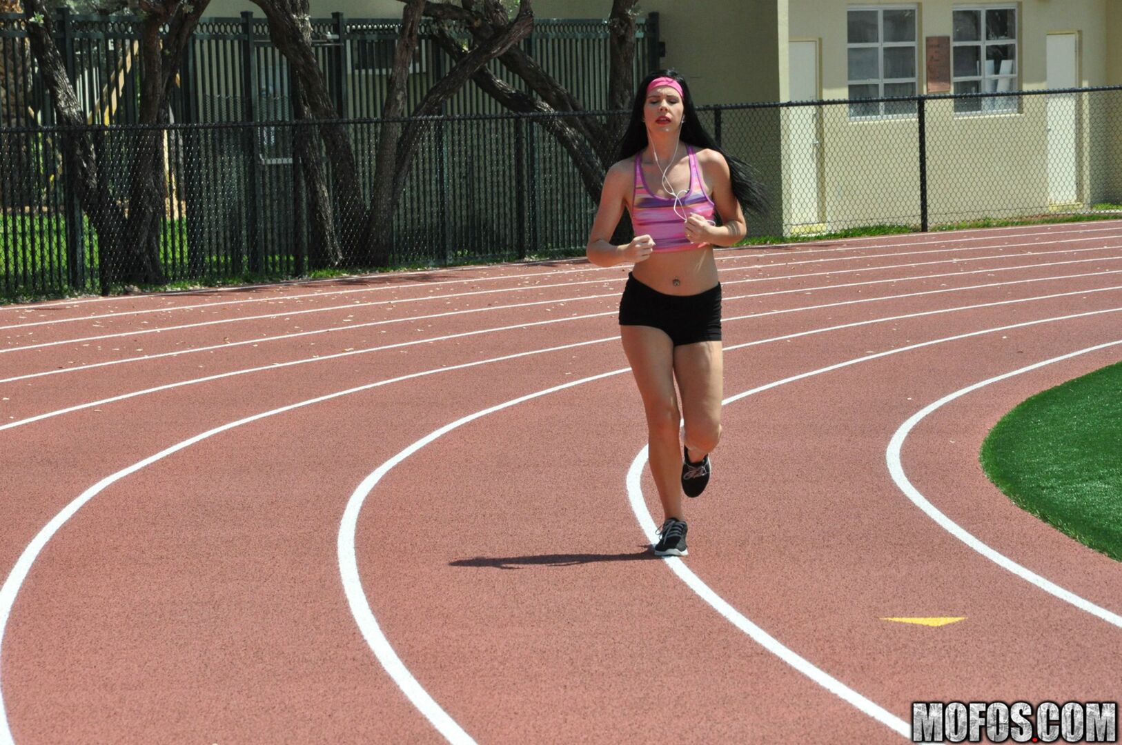Athletic Amateur Sucks and Fucks