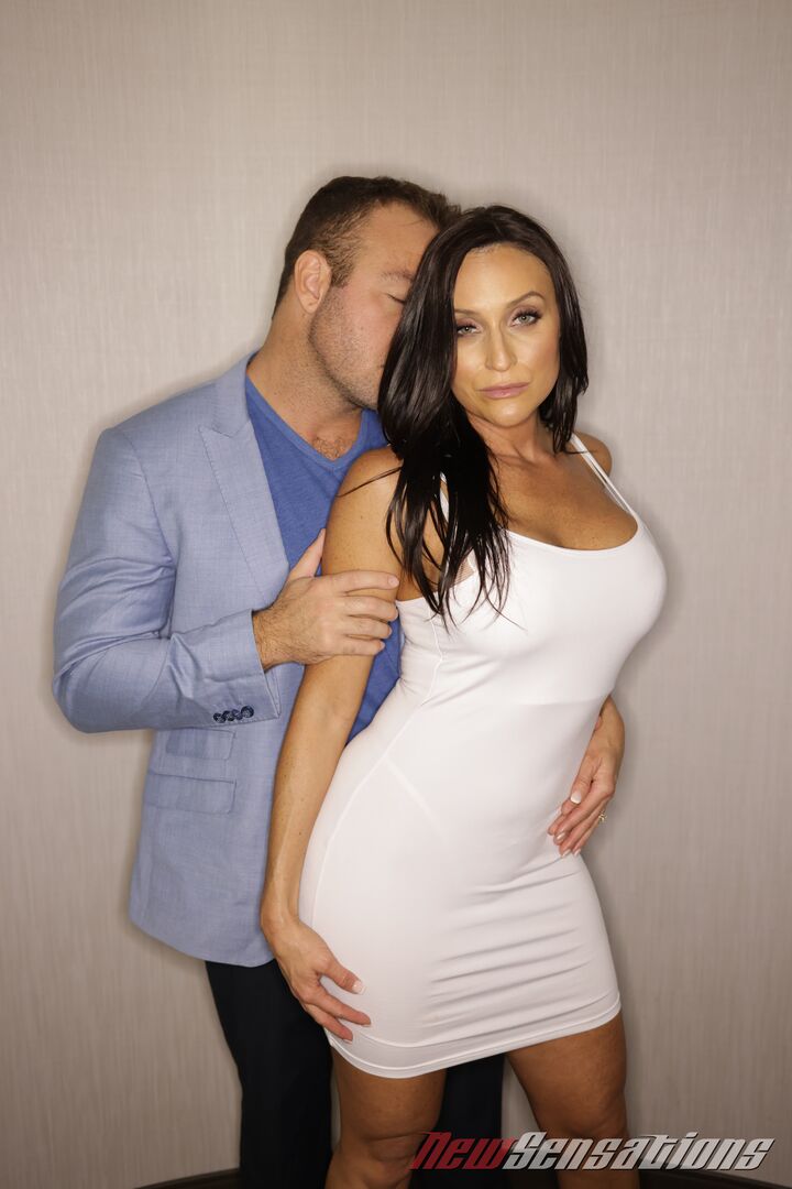 Cheating Masseuse Alyssia Vera Brings Instant Relief