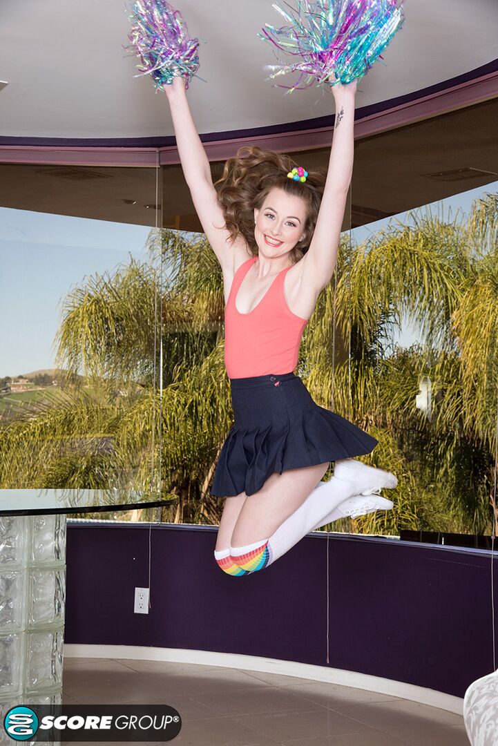 Cheerleader Danni Rivers Masturbates to Make the Team