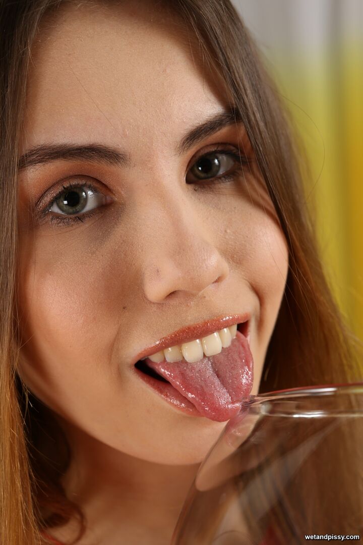 ELLA ROSA — WET ROSY PUSSY