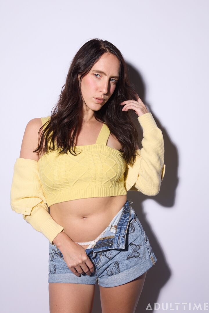 How Women Orgasm - Cadence Lux