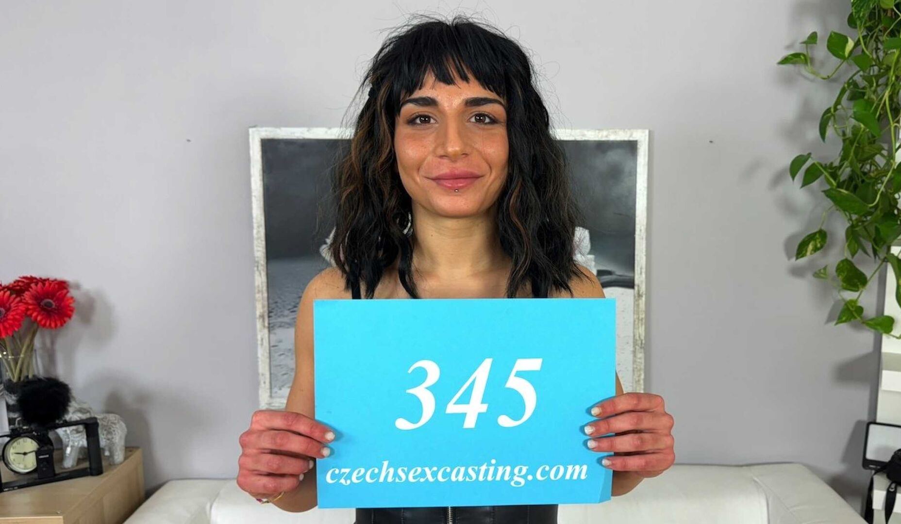 Sexy Italian babe wants some work