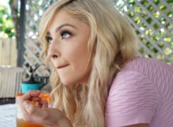 Sia Lust Loves To Get Fucked Outdoors