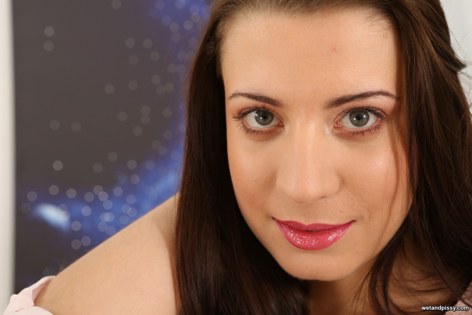 TERESSA BIZARRE — TONG PISSING