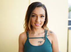 Jaye Summers Loves Cock