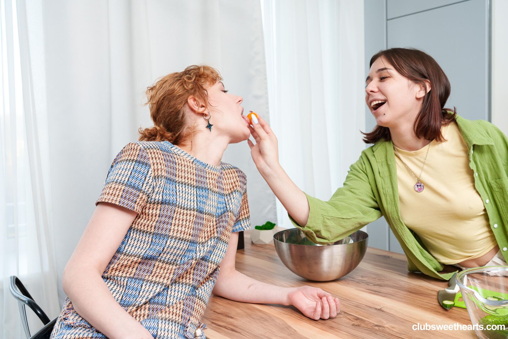 Lesbian pussy for breakfast