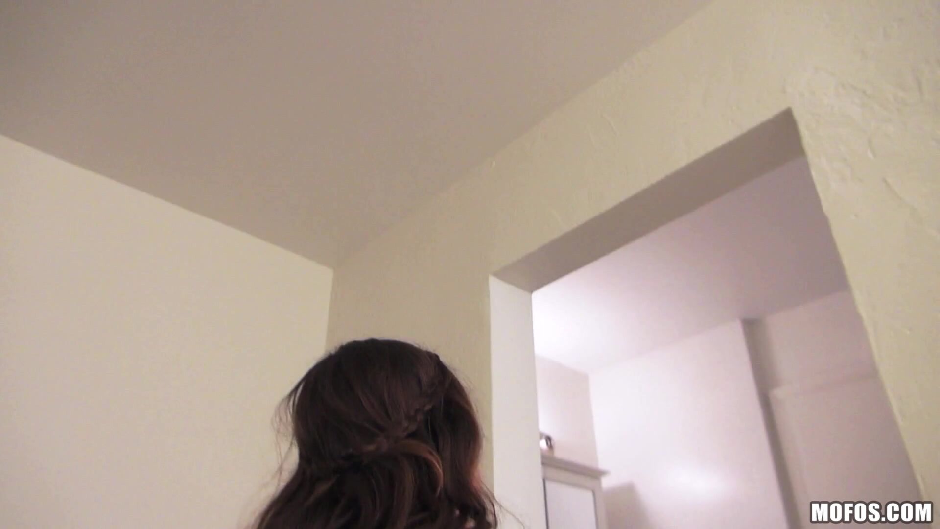 Webcam Girl Puts on a Dirty Show