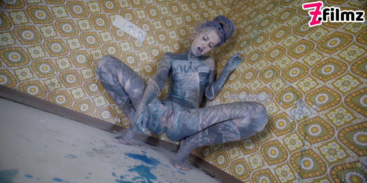 Alternative TATTOO model masturbating with big toy