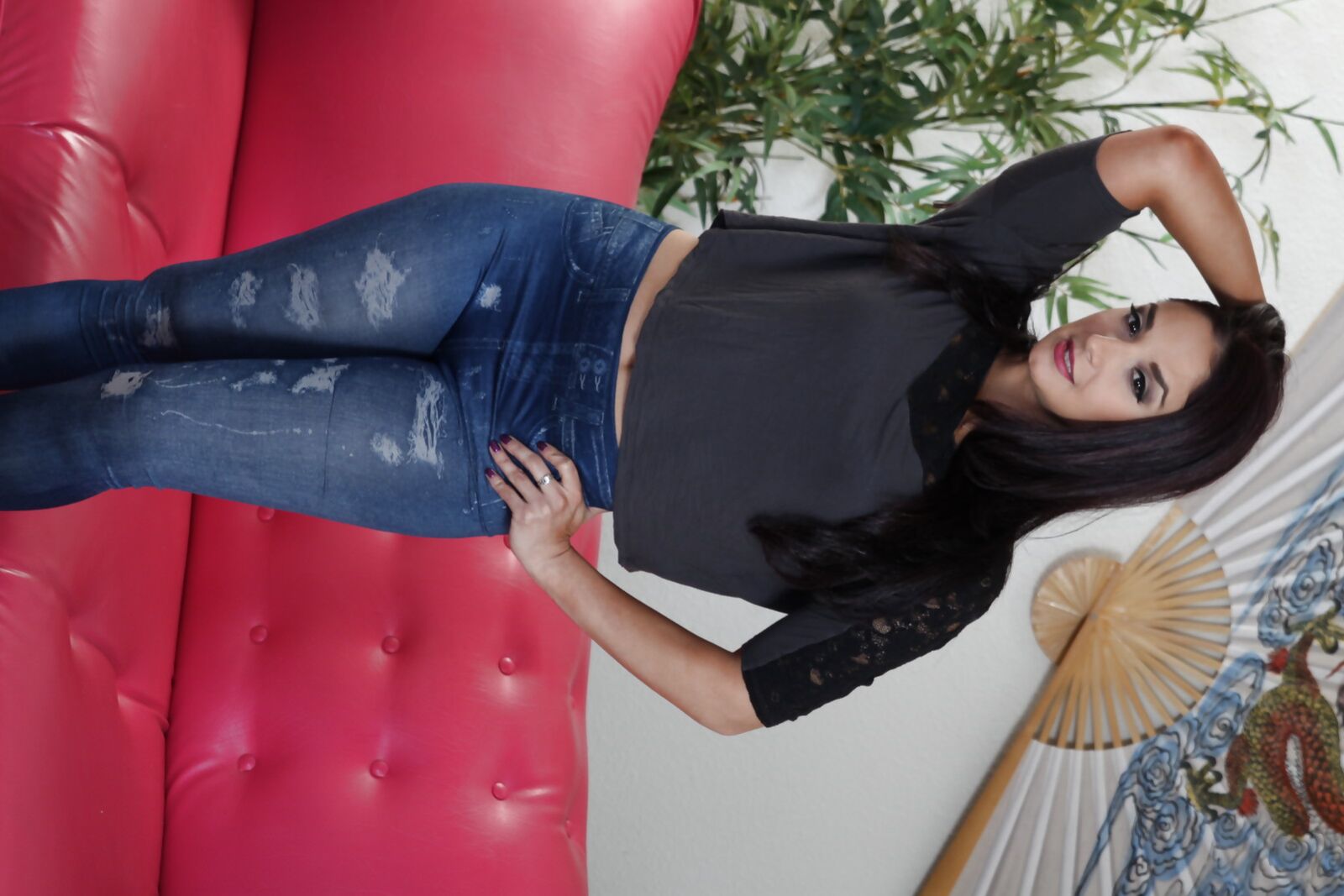 Sheena Ryder Loves Bouncing Her Round Booty On Cocks