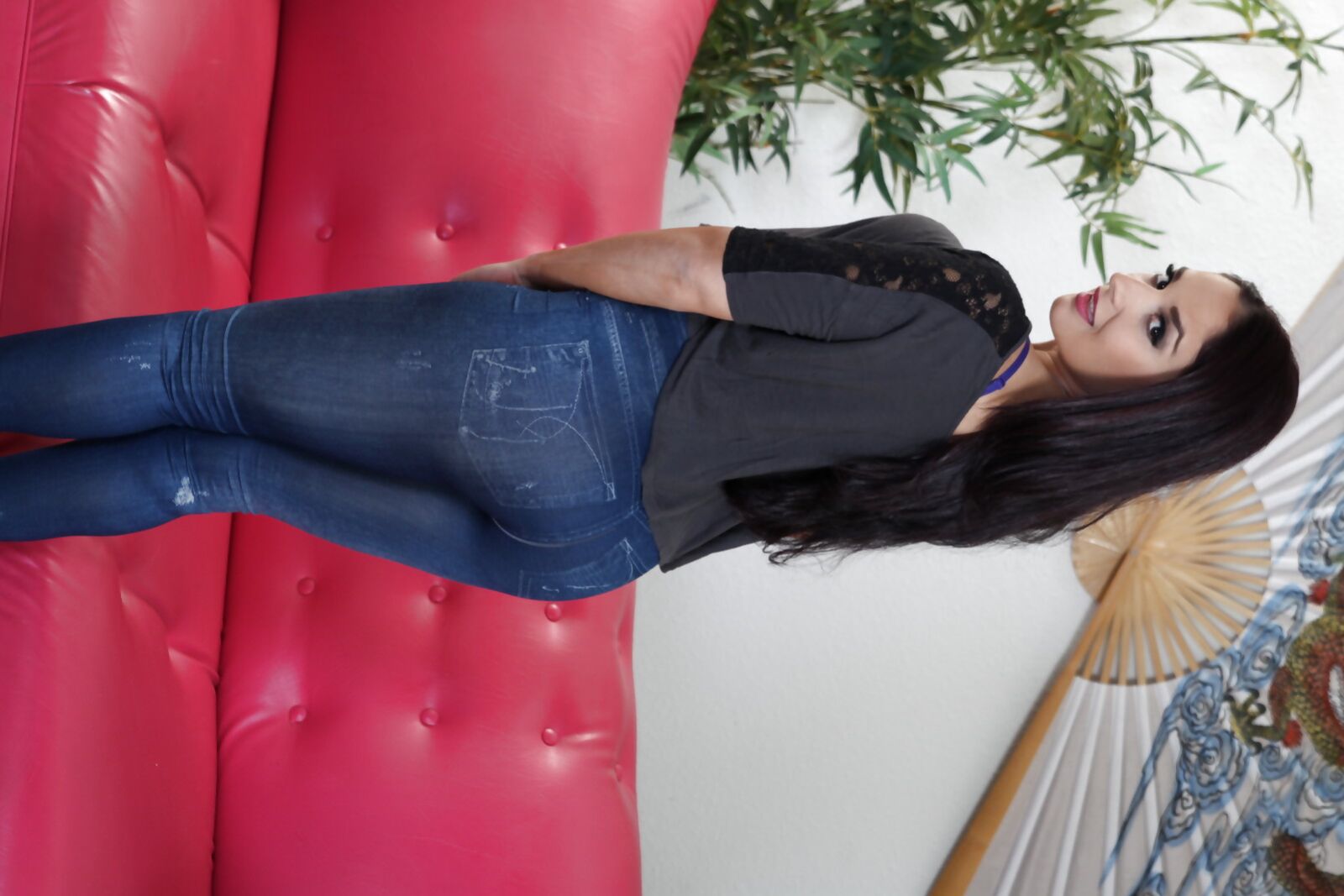 Sheena Ryder Loves Bouncing Her Round Booty On Cocks