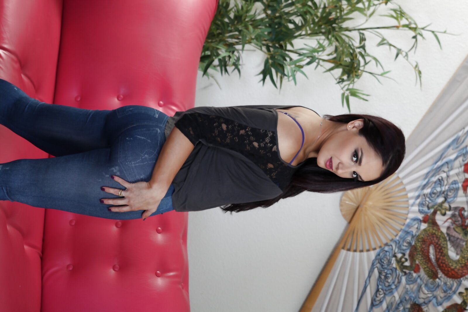 Sheena Ryder Loves Bouncing Her Round Booty On Cocks