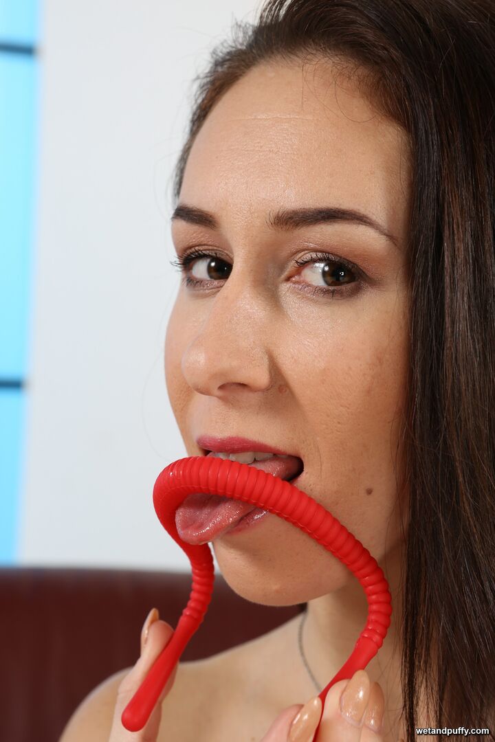 SISSY — LITTLE RED SPECULUM