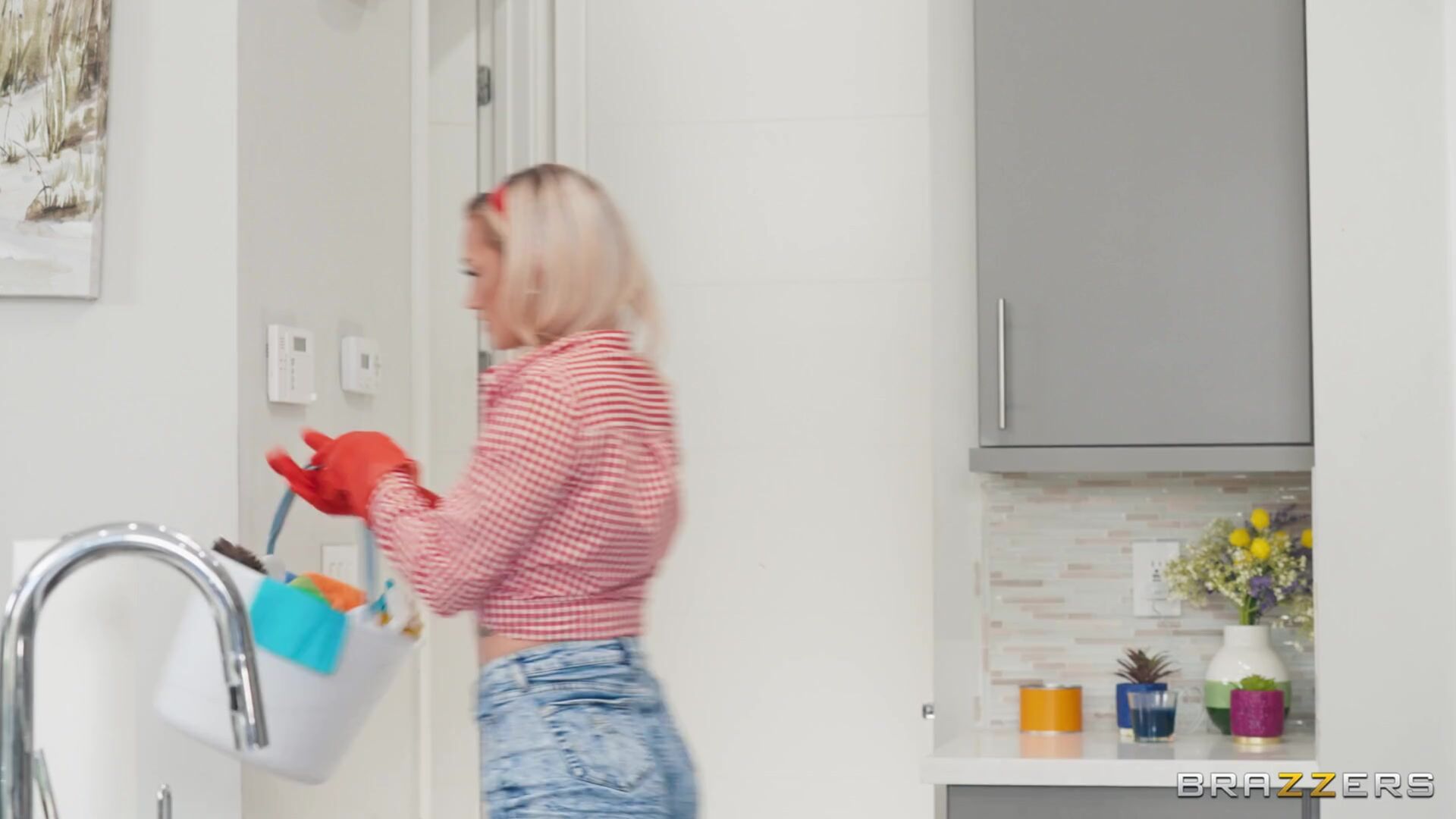She's A Fucking Mess!