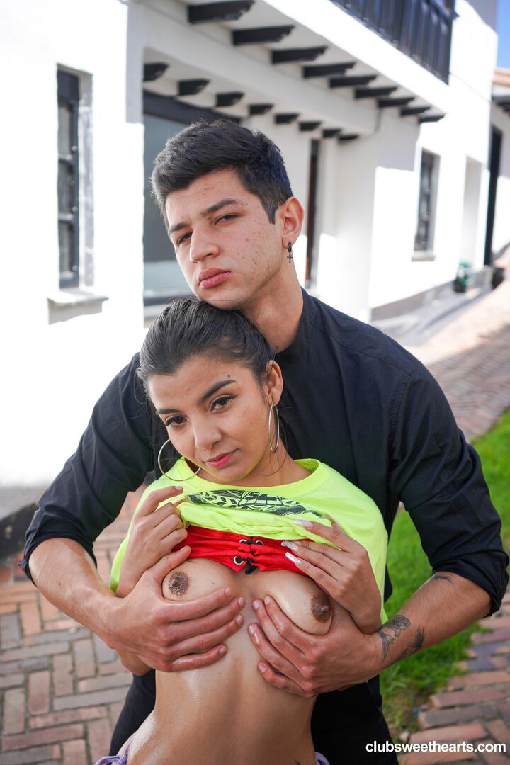 Latina chick VS the waiter