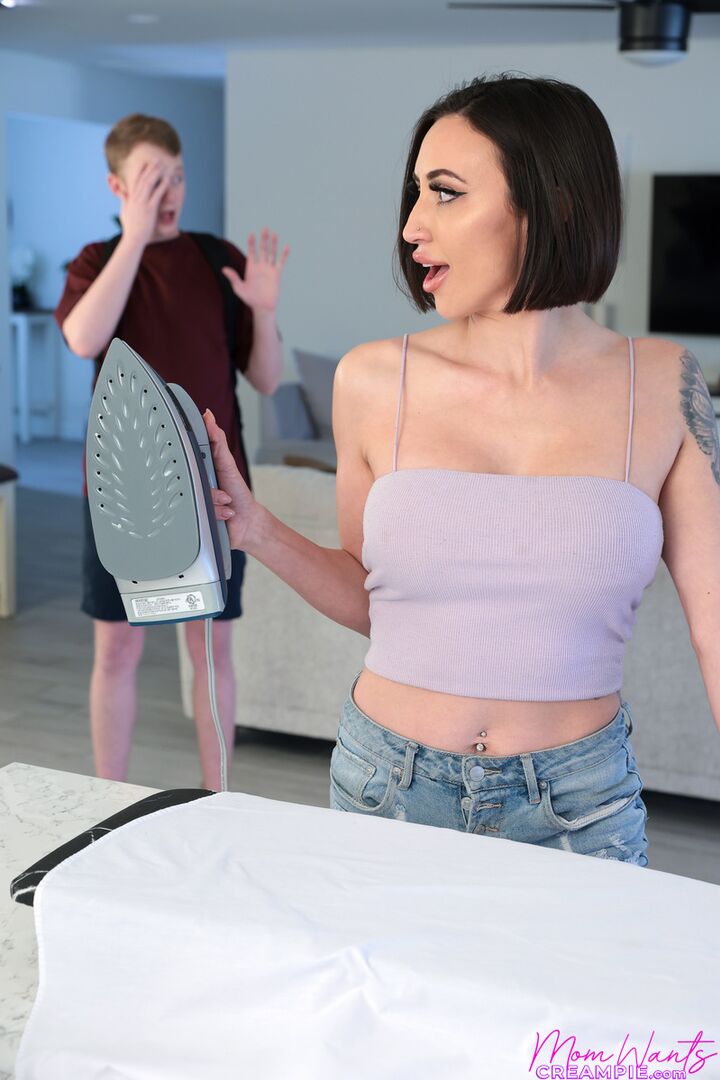 You Dont Have To Leave Home - S4:E4
