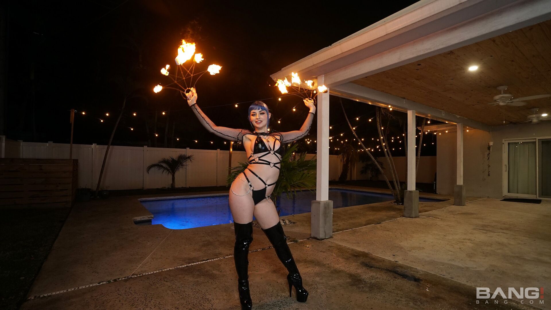 Jewelz Blu Torch Dances Before Taking On A Huge Dick